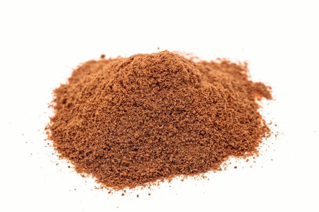  Kakaopulver ger en brun ton till torrschampot.