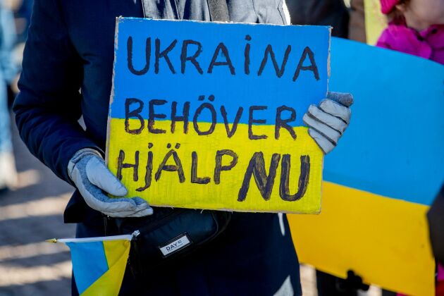  Runt hela landet visar människor sitt stöd för Ukraina på olika sätt. 