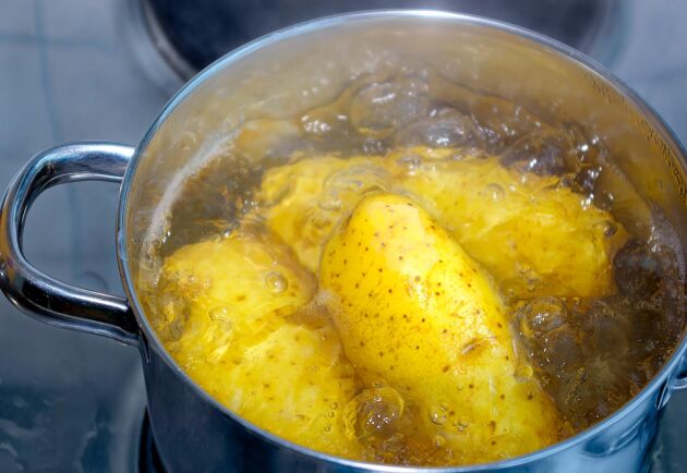  Potatisskalet är framför allt rikt på fibrer. Koka alltid potatis oskalad och ät den helst med skalet på. 