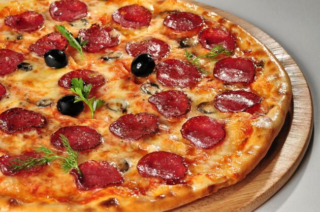  Det dröjde flera decennier innan svenskarna fattade tycke för pizzan.