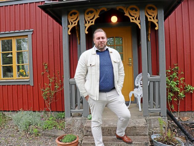  Mattias Karlsson, landsbygdspolitisk talesperson för Sverigedemokraterna, på hans gård hemma i Älmeshult, norr om Växjö.