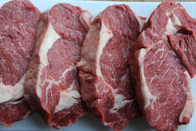  Debattören tycker att det vore bra om slakterierna fryser svenskt kött.