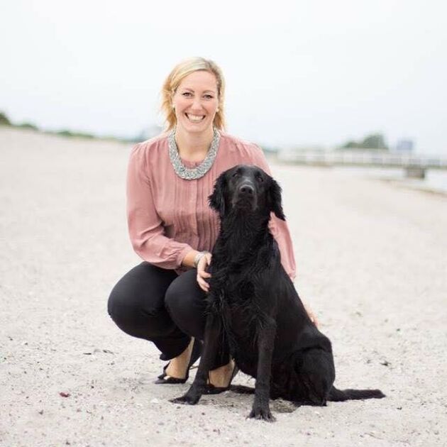  "Många hundförare som jag mött är ofta kvinnor medan det är fler män bakom bössan", säger Gudrun Brunnström.