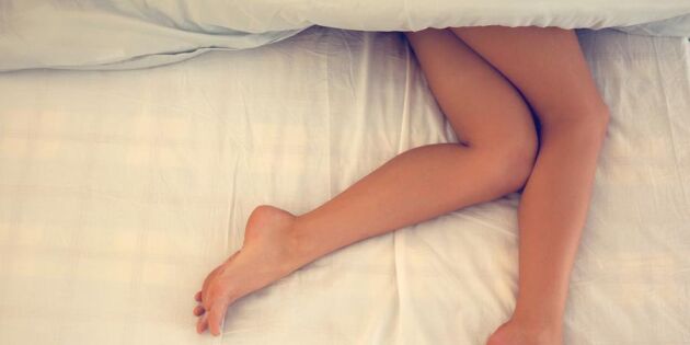 Kasta pyjamasen – din kropp mår bäst av att sova naken