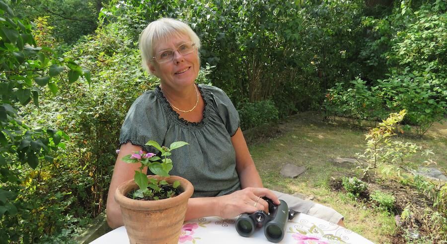 Eva Stenvång Lindqvist har skrivit böcker både om fåglar och om trädgård. Foto: HÅKAN STEEN