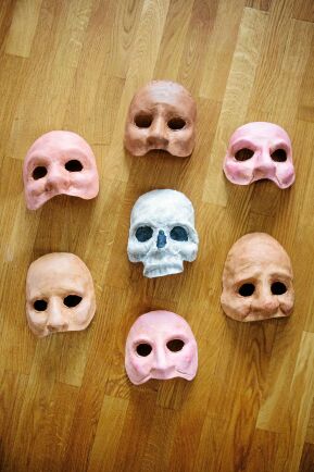  Maskerna användes för att förstärka vissa karaktärer i sommarens pjäs Don Juan.