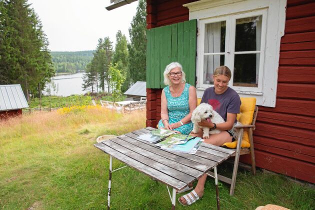  Ingela Kåreskog, vice ordförande i Föreningen för Kårebolssäterns bevarande, som driver sätern, är glad över att Celina är intresserad av att föra fäbodtraditionen vidare.