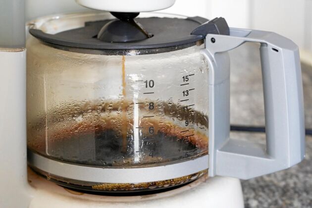  Var tredje kopp kaffe hälls ut i vasken, enligt kaffetillverkaren Löfbergs beräkningar.